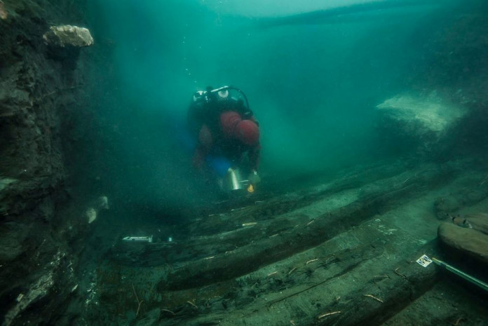 egypt-discovers-ancient-military-vessel-greek-graves-in-sunken-city